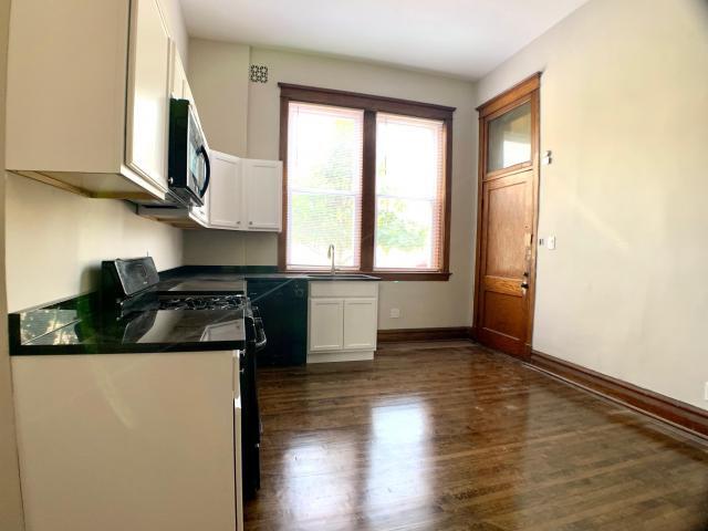 Building Photo - 3 bedroom in Chicago IL 60623