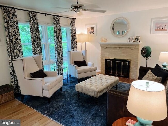 Building Photo - 5885 9th Rd N