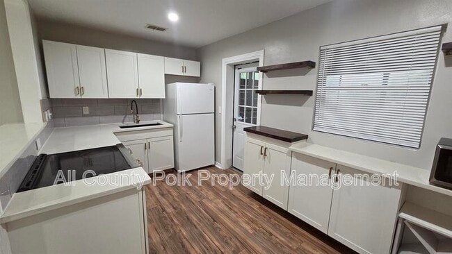 Building Photo - 1621 Huntington St