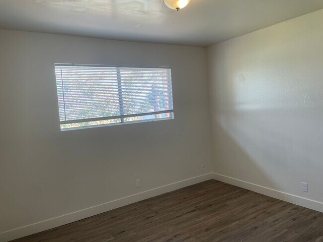 Building Photo - 1414 W Vassar Ave