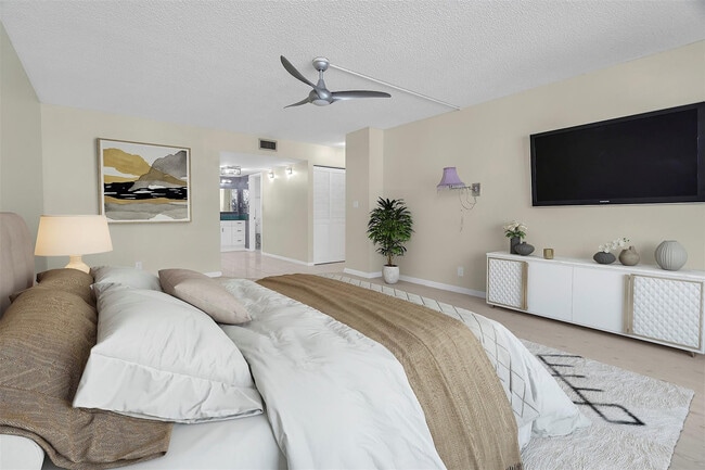 Building Photo - 5000 N Ocean Blvd