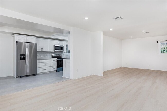 Building Photo - 3511 Paraiso Way
