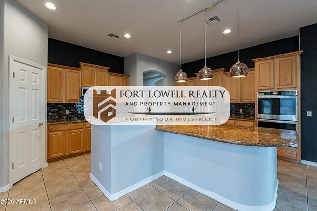 Building Photo - 13354 W San Miguel Ave