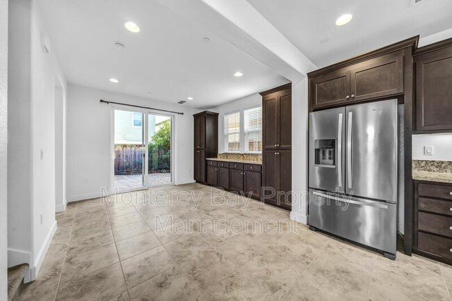 Building Photo - 3008 Lighthouse Ln