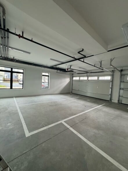 Building Photo - 200 Everett St