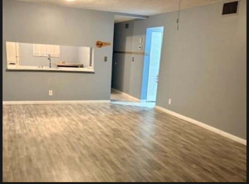 Building Photo - 7175 Orange Dr