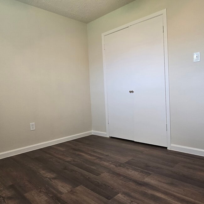 Building Photo - 14211 Sylvia Dr