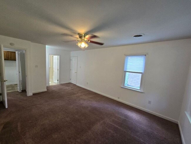 Building Photo - 4 BEDROOM IN CHESTERFIELD COUNTY all viewi...