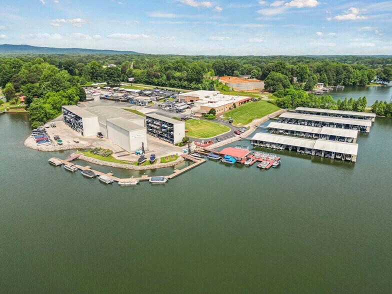 Marina/Boat Club Adjacent - 4455 Reed Creek Dr
