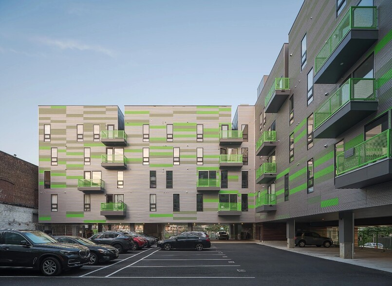 Building Photo - 1501 N 31st St