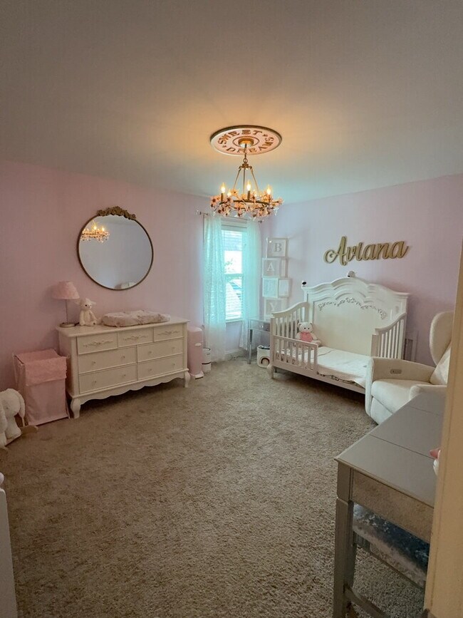 Building Photo - 302 Pond Hill Ct
