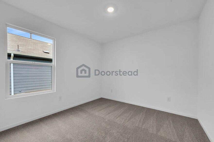 Building Photo - 3012 Yellow Pine Ave