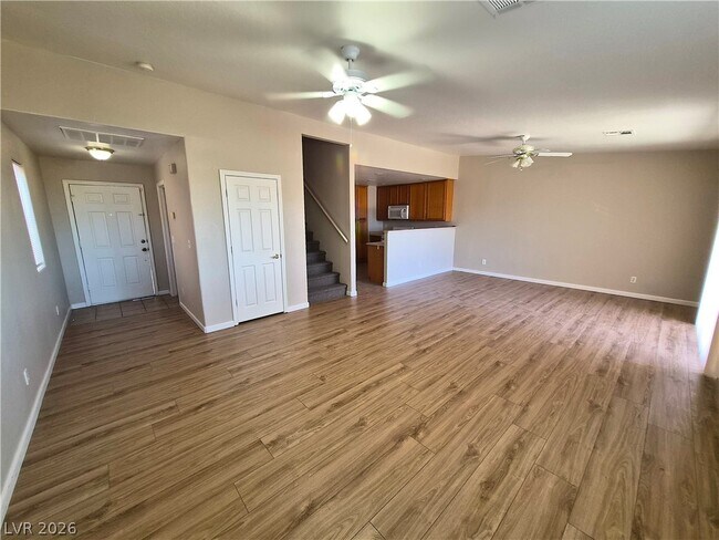 Building Photo - 1481 S Dandelion St
