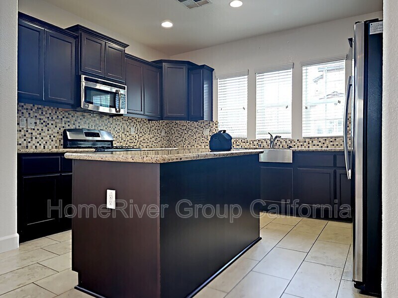 Building Photo - 843 Blossom Rock Ln