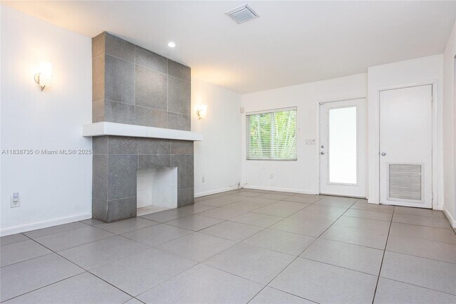 Building Photo - 330 NE 86th St