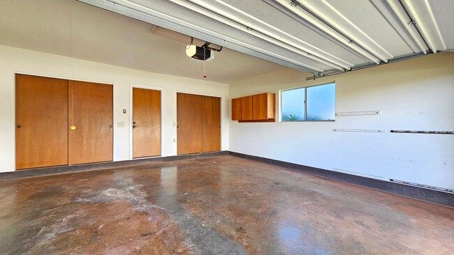 Building Photo - Salt Lake community, single-level 3 bedroo...