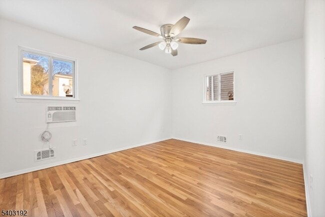 Building Photo - 19 Cooper Dr