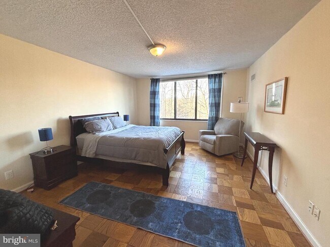 Building Photo - 5225 Pooks Hill Rd