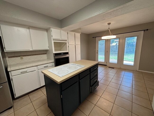 Building Photo - 1302 Briar Creek Rd