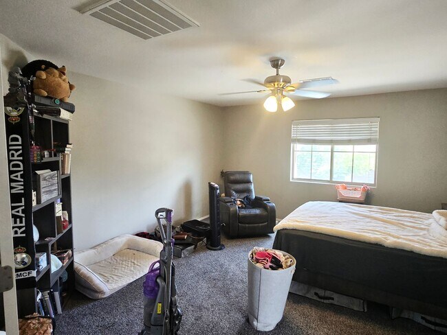 Building Photo - 2 story 3-bed, 2-bath home in San Tan Valley!