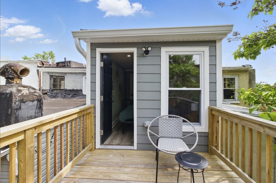 Building Photo - 1232 W Lombard St