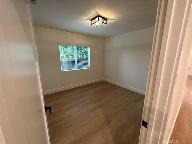 Building Photo - 1155 N Currier Ave