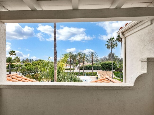 Building Photo - LOVELY POINTE AT MALIBU CONDO!