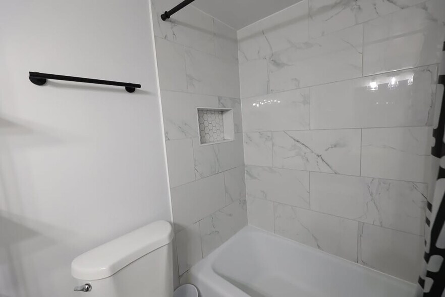 Building Photo - 2912 Kings Chapel Rd