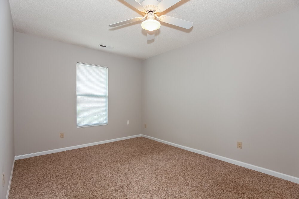 Building Photo - 4980 Valley Trail Ct