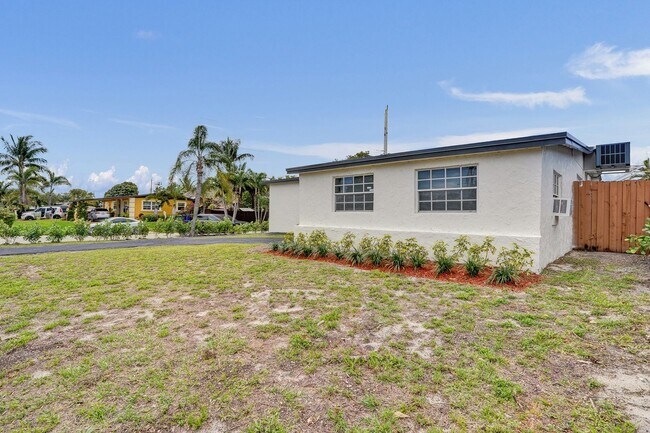 Building Photo - 4BR Corner Home (4th from FL Room) | No HOA | Large Fenced Yard | Move-In Ready