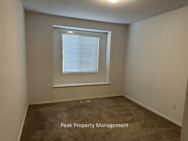 Building Photo - 3009 Ray Ave