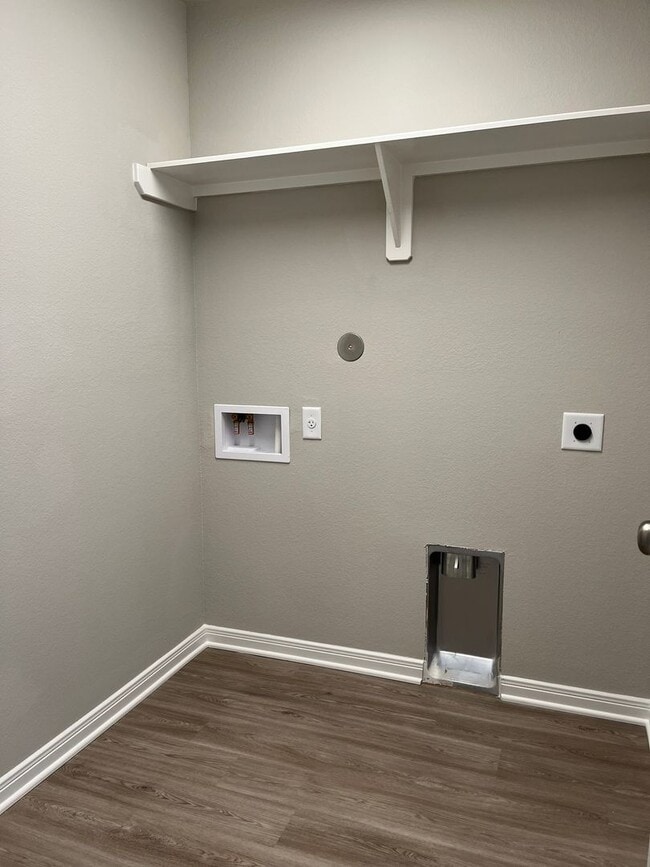 Building Photo - 3/2/2  in the beautiful  gated community of Point Aquarius WISD