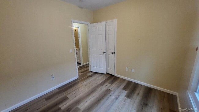 Building Photo - 19 Hoffman Ave