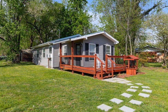 Building Photo - 1308 Fredrick Ln