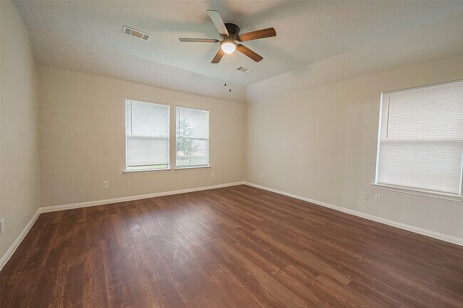 Building Photo - 17523 Coventry Oaks Dr