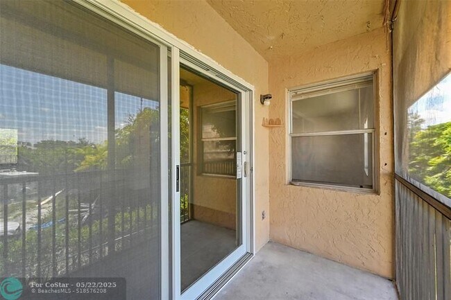 Building Photo - 9186 NW 40th St