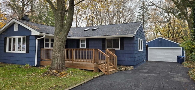 Primary Photo - 6921 Clarendon Hills Rd