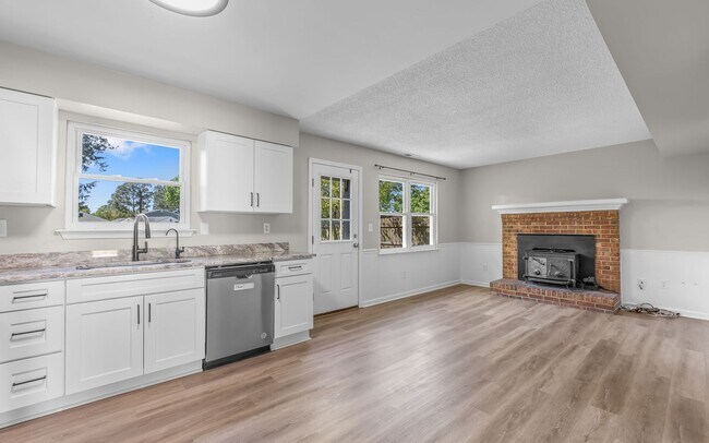 Building Photo - 4957 Aquarius Ct