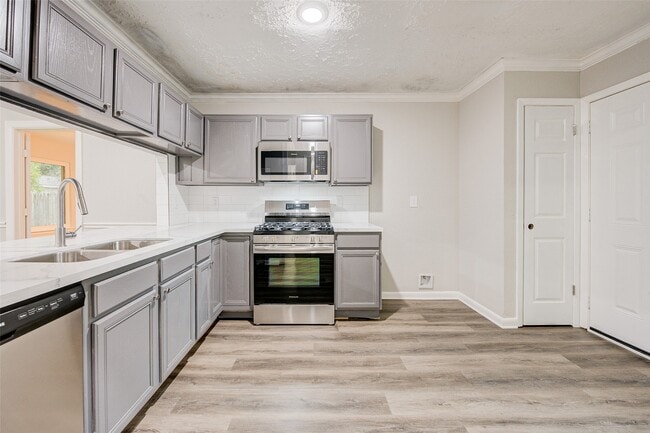 Building Photo - 1823 Grand Park Dr