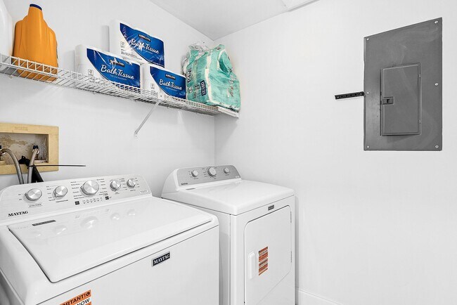 Building Photo - 5054 Golfview Ct