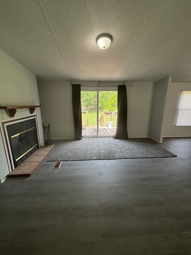 Building Photo - Wedgefield Community