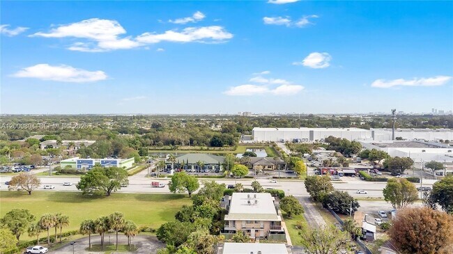 Building Photo - 1799 Fairview Villas Dr