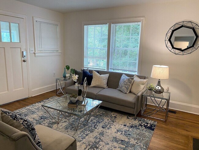 Building Photo - Charming 3BR House in East Point