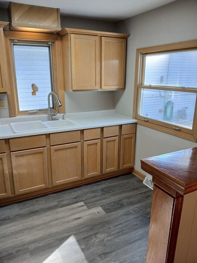 Building Photo - 112 Hazel Ct