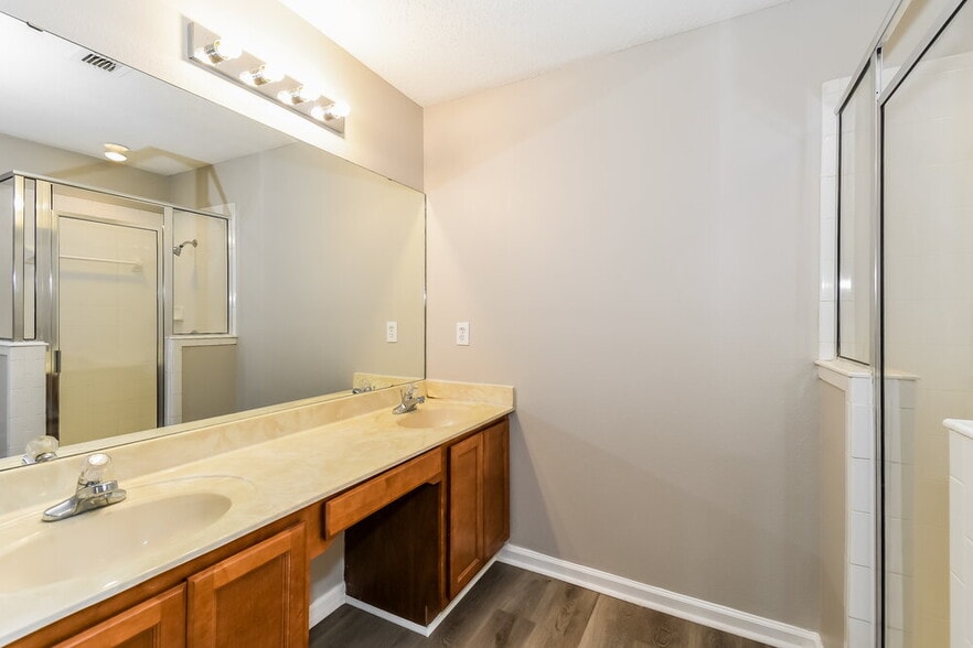 Building Photo - 10260 Normanwood Ct