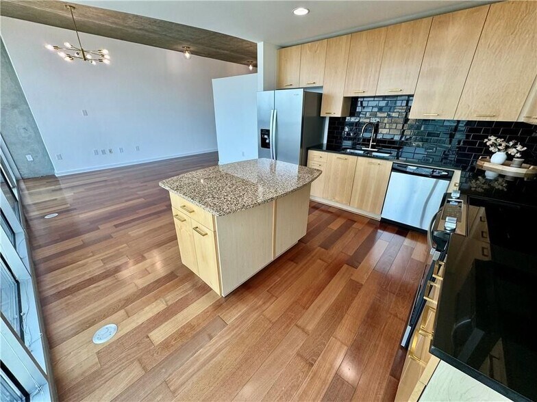 Building Photo - 3324 Peachtree Rd