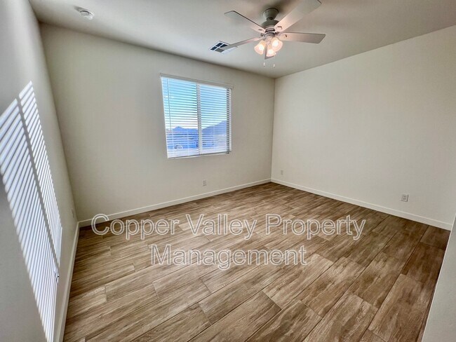 Building Photo - 13848 E Barwick Dr
