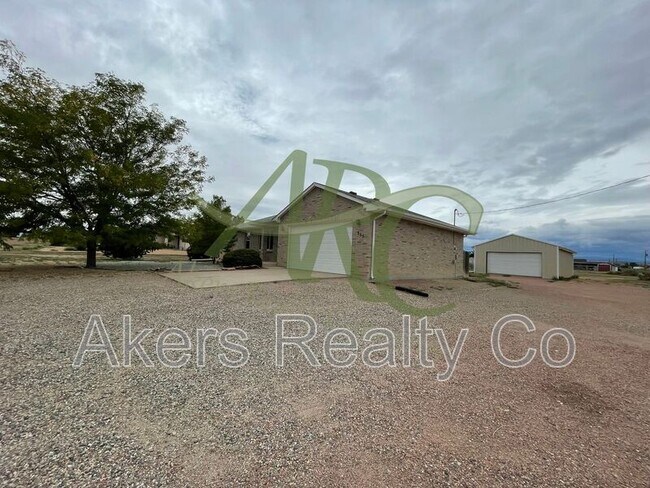 Building Photo - 965 N Cimarron Dr