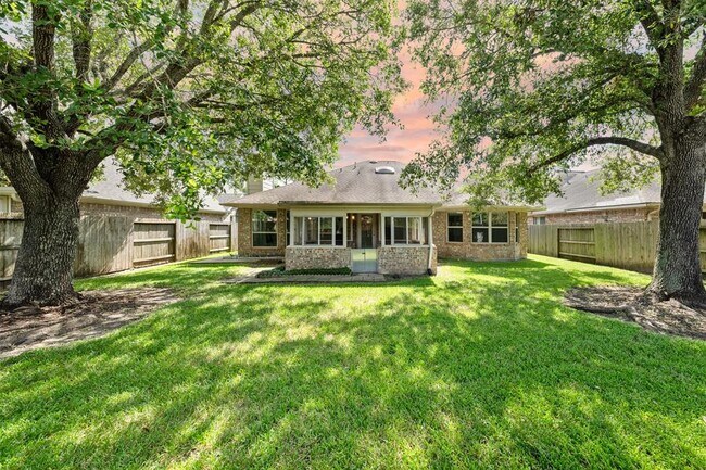 Building Photo - 2618 Parkbriar Ln