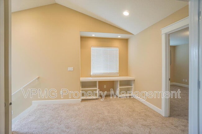 Building Photo - 1403 SE 194th Pl